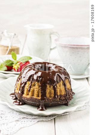 marble guglhupf cake 17608169