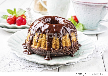 marble guglhupf cake 17608170