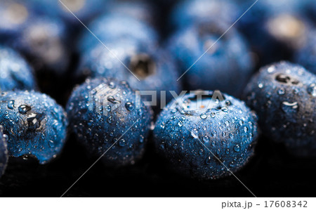 natural fresh blueberries closeup 17608342