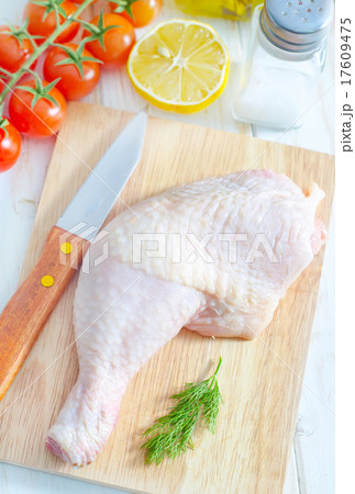 raw chicken 17609475