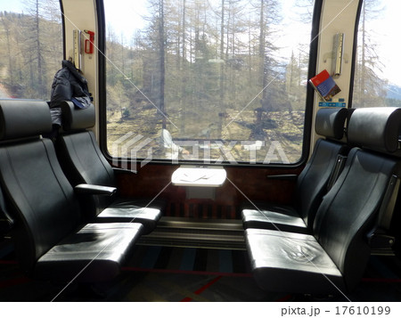 スイス_サンモリッツ_ベルニナ急行(Bernina Express)車内 スイス_サンモリッツ_ベルニナ急行(Bernina Express)車内 17610199