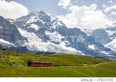ユングフラウ・クライネシャイデック 17611316