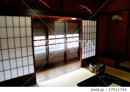 茶屋の縁 17611744