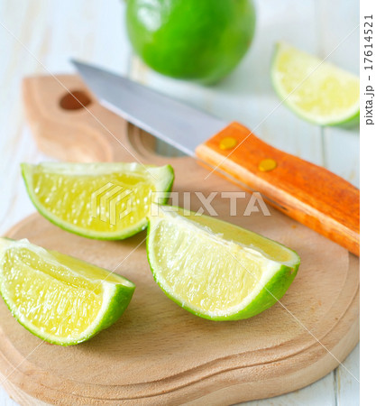 fresh lime 17614521