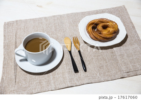 コーヒーとドーナツ 17617060
