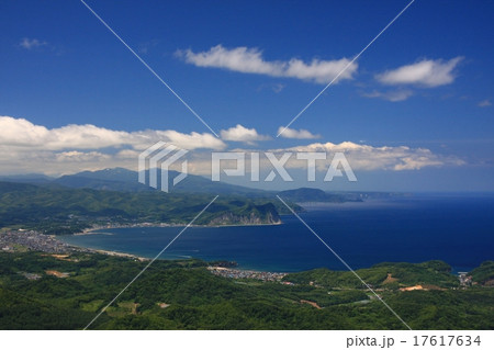 塩谷丸山から見る積丹半島の海岸線～７ 17617634