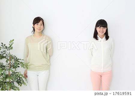 母親と娘 母親と娘 17619591