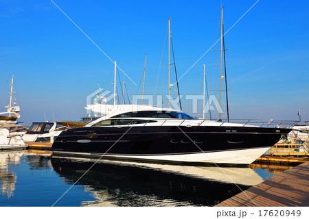 luxury yacht luxury yacht 17620949