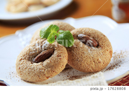 Almond macaroons 17628808