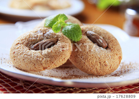 Almond macaroons 17628809