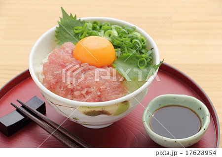 マグロのたたき丼 17628954