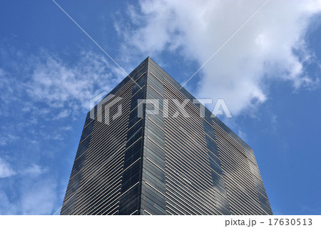 高層ビルと青空 高層ビルと青空 17630513
