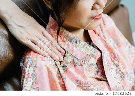 Thai massage series : Shoulder massage Thai massage series : Shoulder massage 17632922
