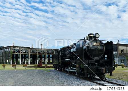 旧豊後森機関庫とSL 17634323