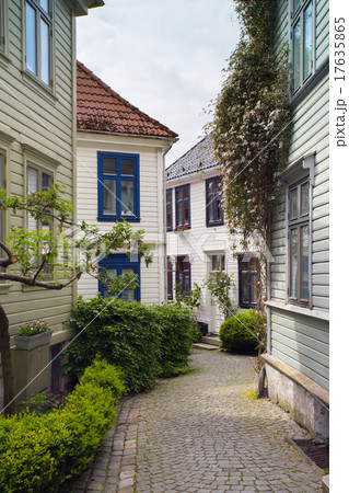 little street in Bergen little street in Bergen 17635865
