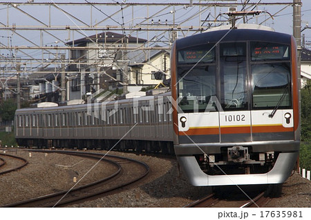西武池袋線直通の地下鉄有楽町線10000系 17635981