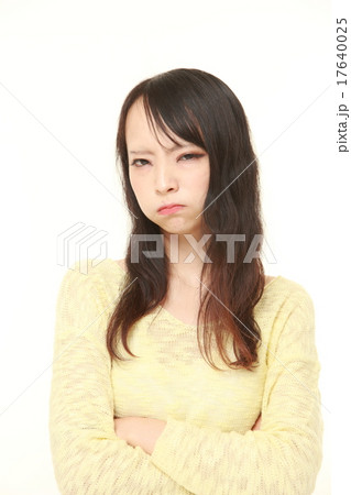 不機嫌な女性 不機嫌な女性 17640025