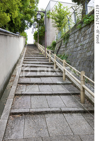大阪府大阪市天王寺区の天王寺七坂のひとつの口縄坂 大阪府大阪市天王寺区の天王寺七坂のひとつの口縄坂 17641239