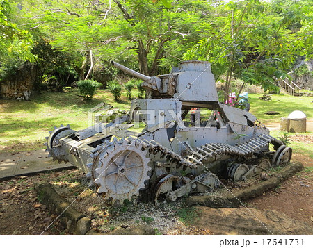 サイパン ラスト コマンド ポストの日本軍戦車の残骸の写真素材