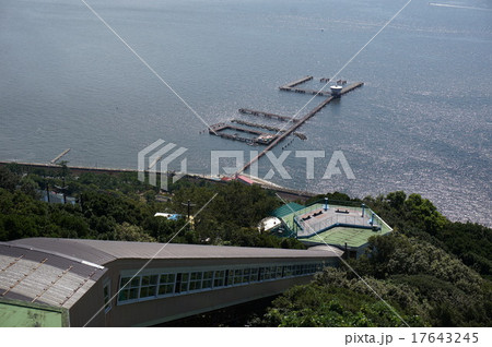 神戸市須磨区須磨浦公園「鉢伏山」から平磯海づり公園を見下ろす 神戸市須磨区須磨浦公園「鉢伏山」から平磯海づり公園を見下ろす 17643245