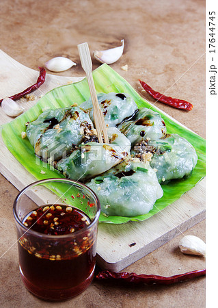 Allium Tuberosum pastry steaming Allium Tuberosum pastry steaming 17644745