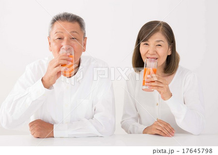 シニア夫婦ライフイメージ 17645798