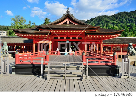 厳島神社の高舞台の写真素材