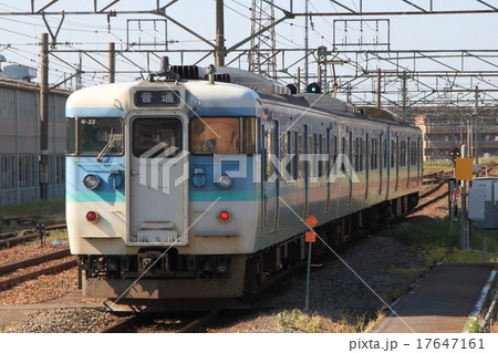 信越本線115系（信州色：長岡⇔新潟） 17647161