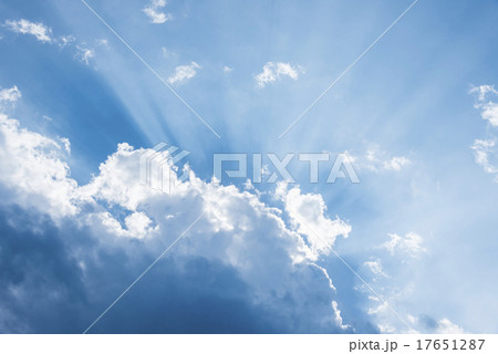 薄明光線と夏の空 薄明光線と夏の空 17651287