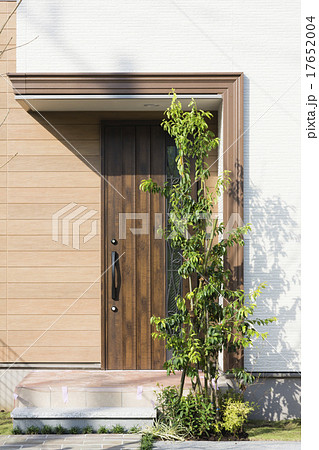 新しい町の家並み 17652004