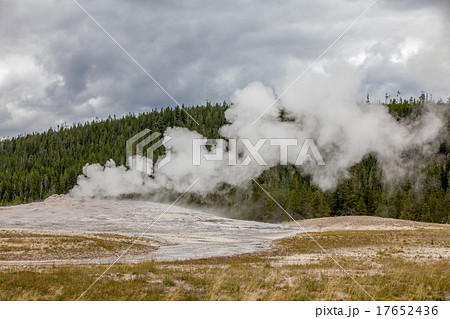 West Thumb Geyser Basin. Yellowstone National Park 17652436