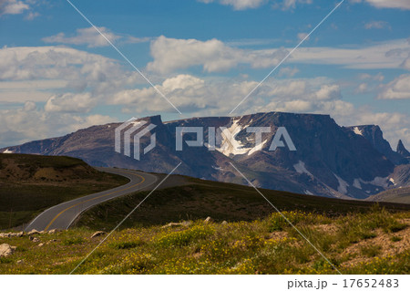 Scenic view along the Beartooth Highway in Montana 17652483