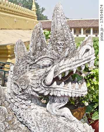 タート・ルアンの「石の魔物」（ビエンチャン／ラオス） 17654674