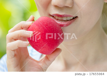red apple red apple 17655064