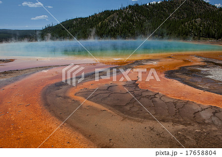 Grand Prismatic Spring, Midway Geyser Basin. 17658804