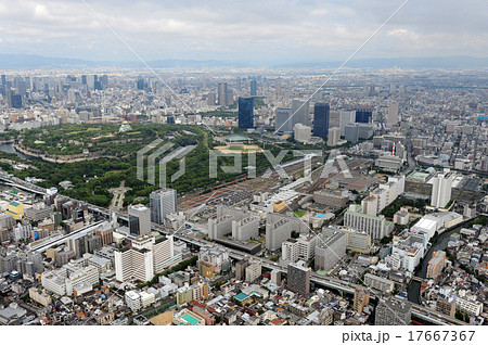 大阪城周辺を空撮 17667367
