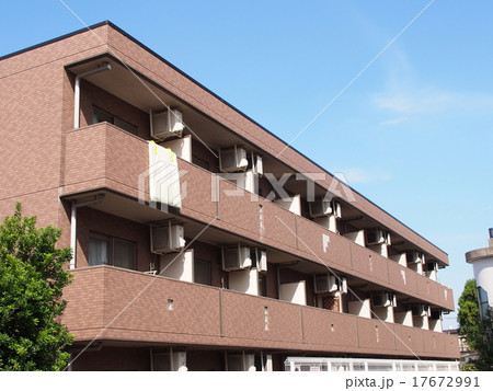 マンションと青空 17672991