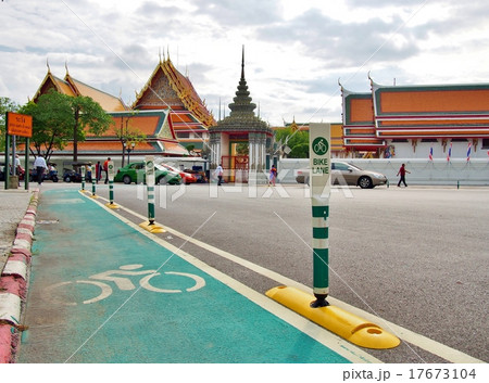 bike lane in Bangkok, Thailand 17673104