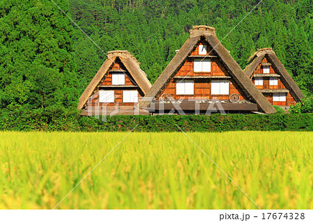 9月岐阜 白川郷かん町合掌造り集落の写真素材