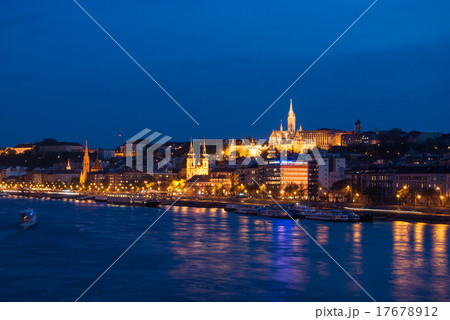 at night in Budapest Hungary 17678912