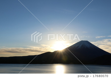 富士山からの新年のご来光 17680070