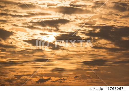 9月の朝日 9月の朝日 17680674