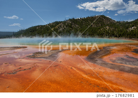 Grand Prismatic Spring, Midway Geyser Basin, Yellowstone Nationa Grand Prismatic Spring, Midway Geyser Basin, Yellowstone Nationa 17682981