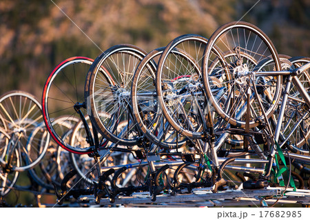 Bicycles mounted to the roof 17682985