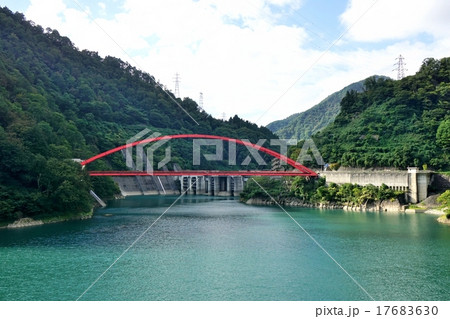 黒部渓谷宇奈月ダム湖の湖面橋 黒部渓谷宇奈月ダム湖の湖面橋 17683630