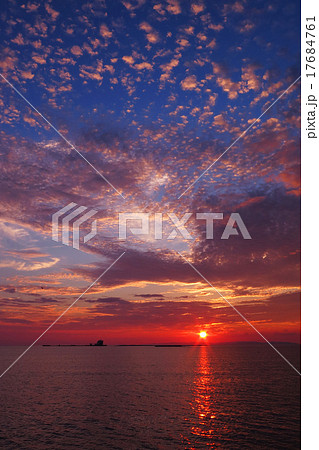 サンセット　夕日　夕焼け 17684761