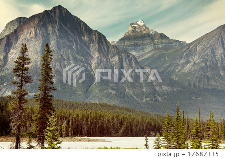 Canadian mountains 17687335