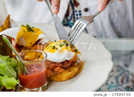 Eggs Benedict Eggs Benedict 17689736