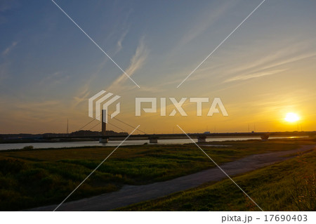 水郷大橋の夕日　（利根川・千葉県香取市／茨城県稲敷市） 17690403
