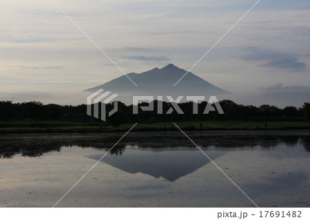 逆さ筑波山 逆さ筑波山 17691482